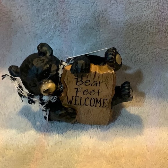 NWT Young’s Set of two resin, mini bear with buffalo plaid scarves holdi… - Picture 5 of 6